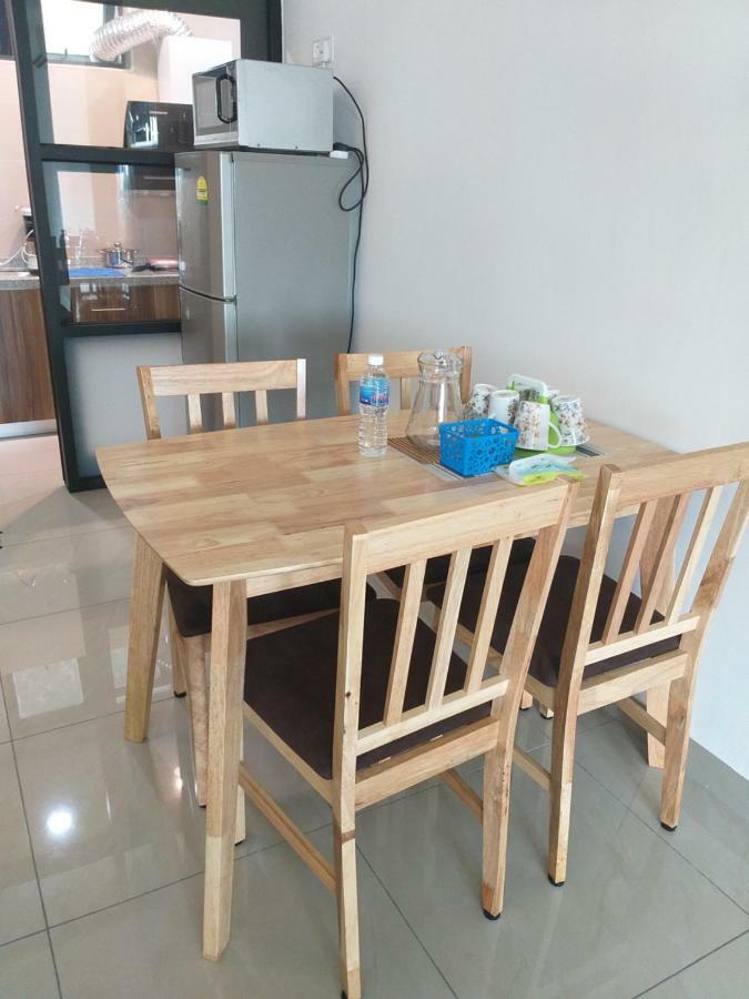 Kempas Indah @ The Secret Garden Homestay Johor Bahru Esterno foto