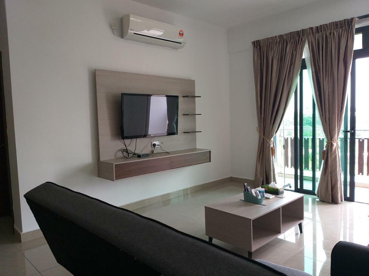 Kempas Indah @ The Secret Garden Homestay Johor Bahru Esterno foto